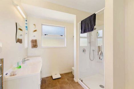 Photo of property in 90 Victoria Street, Coromandel, 3506