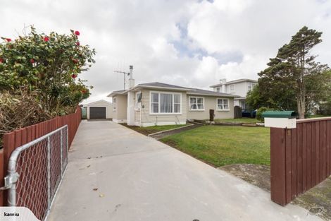 Photo of property in 9 Ross Street, Levin, 5510