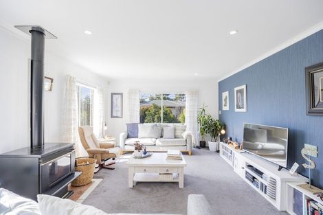 Photo of property in 39 Emlyn Place, Torbay, Auckland, 0630