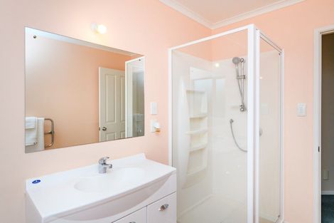 Photo of property in 12 Silkwood Place, Fitzherbert, Palmerston North, 4410