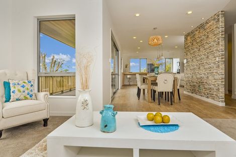 Photo of property in 106 Fairview Avenue, Fairview Heights, Auckland, 0632