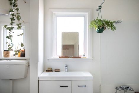 Photo of property in 113 Main Rd Clive, Clive, 4102