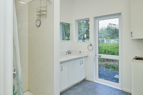 Photo of property in 150 Nixon Road, Taupaki, Henderson, 0782