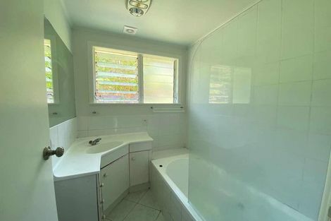 Photo of property in 34 Woodside Avenue, Northcote, Auckland, 0627