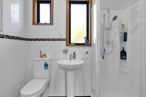 Photo of property in 2 Awanui Street, Merrilands, New Plymouth, 4312