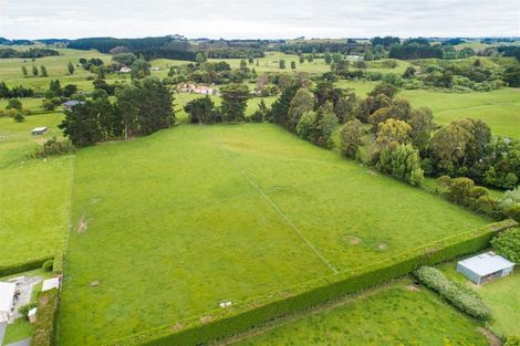 Photo of property in 130 Parewanui Road, Bulls, 4894
