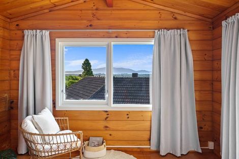 Photo of property in 27 Kotare Street, Waikanae, 5036