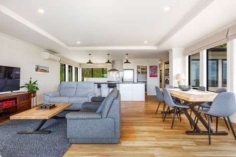 Photo of property in 39b Kakariki Grove, Waikanae, 5036