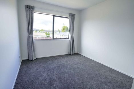 Photo of property in 8/19 Kingdale Road, Henderson, Auckland, 0610