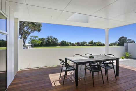 Photo of property in 63 Mangorei Road, Strandon, New Plymouth, 4312