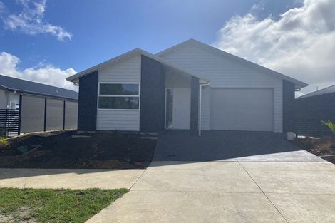 Photo of property in 30 Glenbervie Drive, Glenbervie, 0173