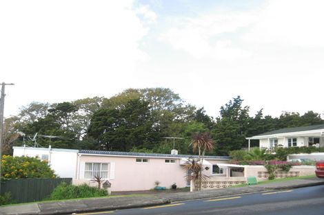 Photo of property in 125 Mellons Bay Road, Mellons Bay, Auckland, 2014