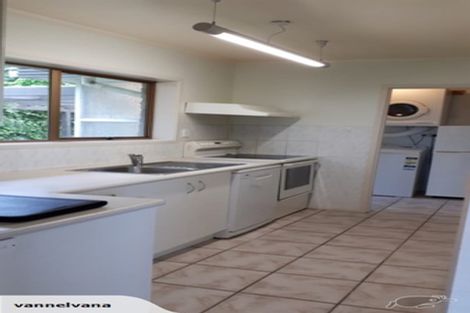 Photo of property in 2/16 Malters Place, Browns Bay, Auckland, 0630