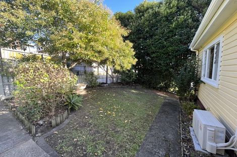 Photo of property in 60 Oakdale Road, Mount Roskill, Auckland, 1041