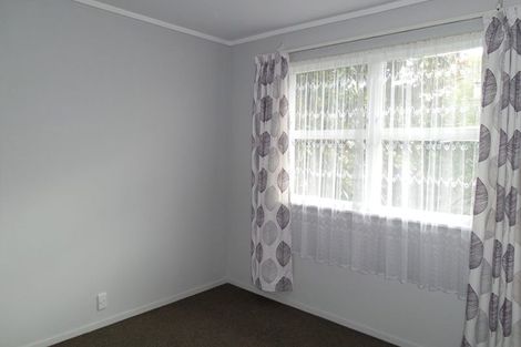 Photo of property in 1/32a Sunnynook Road, Sunnynook, Auckland, 0620