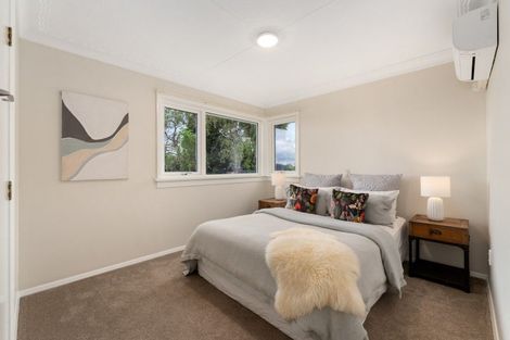 Photo of property in 9 Honeystone Street, Helensburgh, Dunedin, 9010