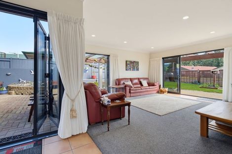 Photo of property in 15 Edward Payton Grove, Pukehangi, Rotorua, 3015