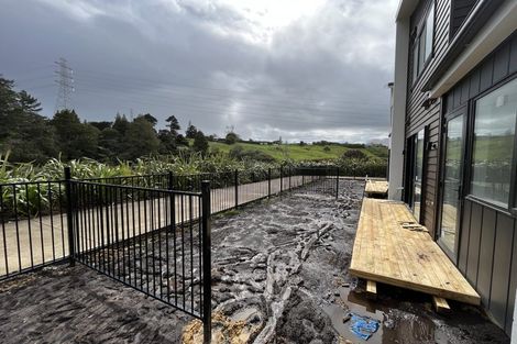 Photo of property in 1 Whawhaki Lane, Kumeu, 0810