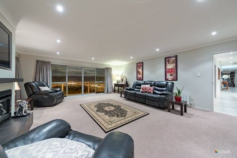 Photo of property in 34 Arahiwi Grove, Tirohanga, Lower Hutt, 5010