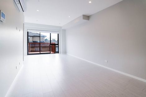 Photo of property in 9/17 Parker Avenue, New Lynn, Auckland, 0600