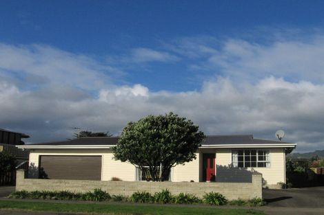 Photo of property in 184 Tutere Street, Waikanae Beach, Waikanae, 5036