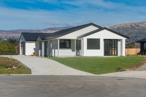 Photo of property in 12 Hebbard Court, Albert Town, Wanaka, 9305