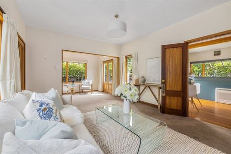 Photo of property in 31 Taupata Street, Redcliffs, Christchurch, 8081