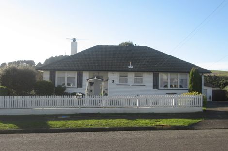 Photo of property in 3 Cheshire Street, Cannons Creek, Porirua, 5024