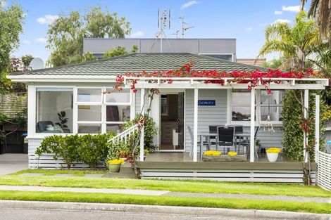 Photo of property in 15 Sutherland Avenue, Mount Maunganui, 3116