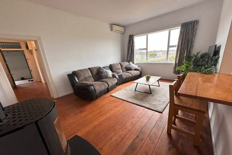 Photo of property in 61 Blake Street, Waitara, 4320