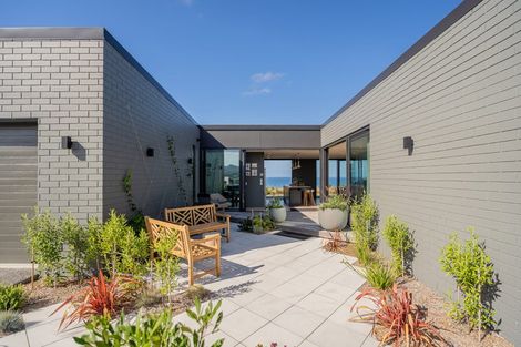 Photo of property in 7 Mason Rise, Tairua, 3508