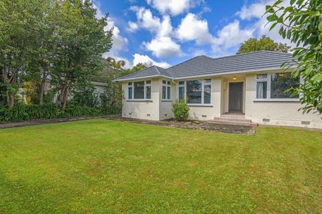 Photo of property in 8 Winston Avenue, Hokowhitu, Palmerston North, 4410
