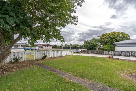 Photo of property in 77 Collins Road, Melville, Hamilton, 3206