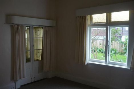 Photo of property in 6 Wakefield Street, Welbourn, New Plymouth, 4310