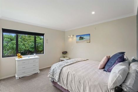 Photo of property in 37 Huia Street, Waikanae, 5036