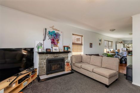 Photo of property in 32 Taupo Street, Green Bay, Auckland, 0604