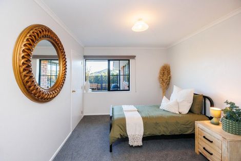 Photo of property in 2 Alpine Grove, Kelvin Grove, Palmerston North, 4414