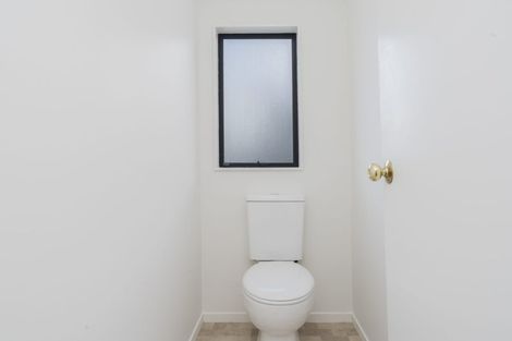 Photo of property in 4229 Great North Road, Glendene, Auckland, 0602