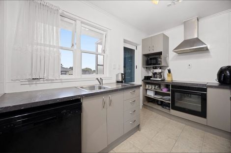 Photo of property in 5 Friedlanders Road, Manurewa, Auckland, 2102