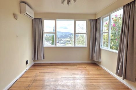 Photo of property in 29 Thomson Grove, Stokes Valley, Lower Hutt, 5019
