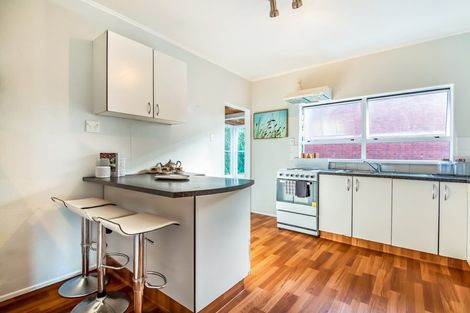 Photo of property in 1/72 Lynwood Road, New Lynn, Auckland, 0600
