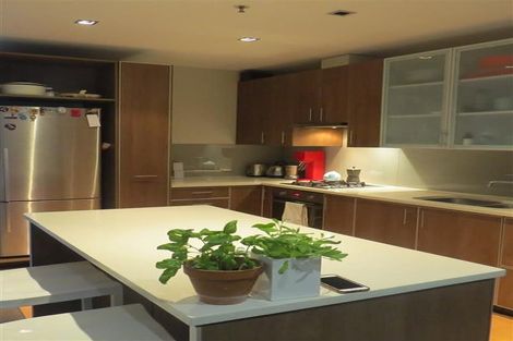 Photo of property in Patent 326 Apartments, 204s/326 Evans Bay Parade, Hataitai, Wellington, 6021