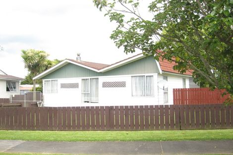 Photo of property in 6 Benton Place, Manurewa, Auckland, 2102