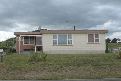 Photo of property in 96 Kahukura Avenue, Waitarere Beach, Levin, 5510