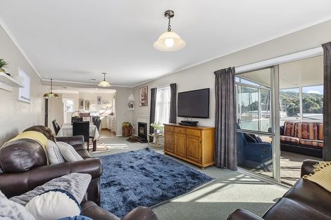 Photo of property in 97 Bell Street, Tawa, Wellington, 5028