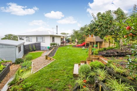 Photo of property in 19 Magdalen Place, West Harbour, Auckland, 0618