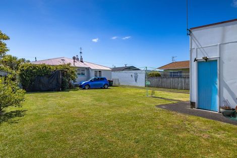 Photo of property in 4 Turakina Street, Merrilands, New Plymouth, 4312