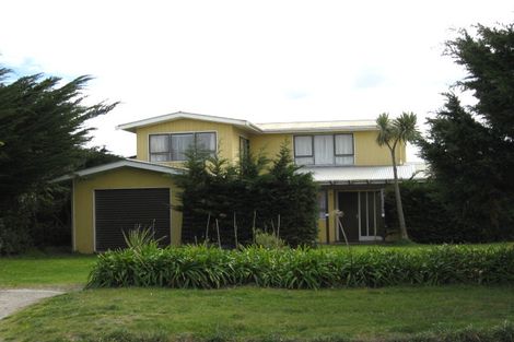 Photo of property in 51 Manga-pirau Street, Waikawa Beach, Manakau, 5573