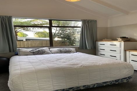 Photo of property in 3/25a Beach Road, Te Atatu Peninsula, Auckland, 0610