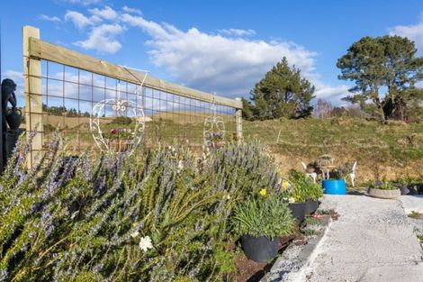 Photo of property in 2 Charnley Way, Kinloch, Taupo, 3385